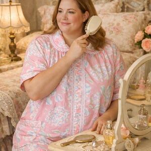 Adorable Vintage House Coat Cottagecore Floral Pink Plus 1X Robe Rare Quality